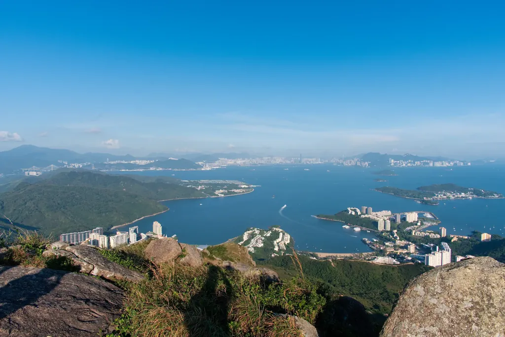老虎头山顶远眺（海拔 465 米）