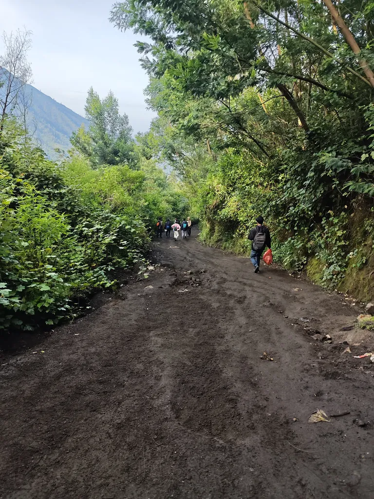 山路陡坡
