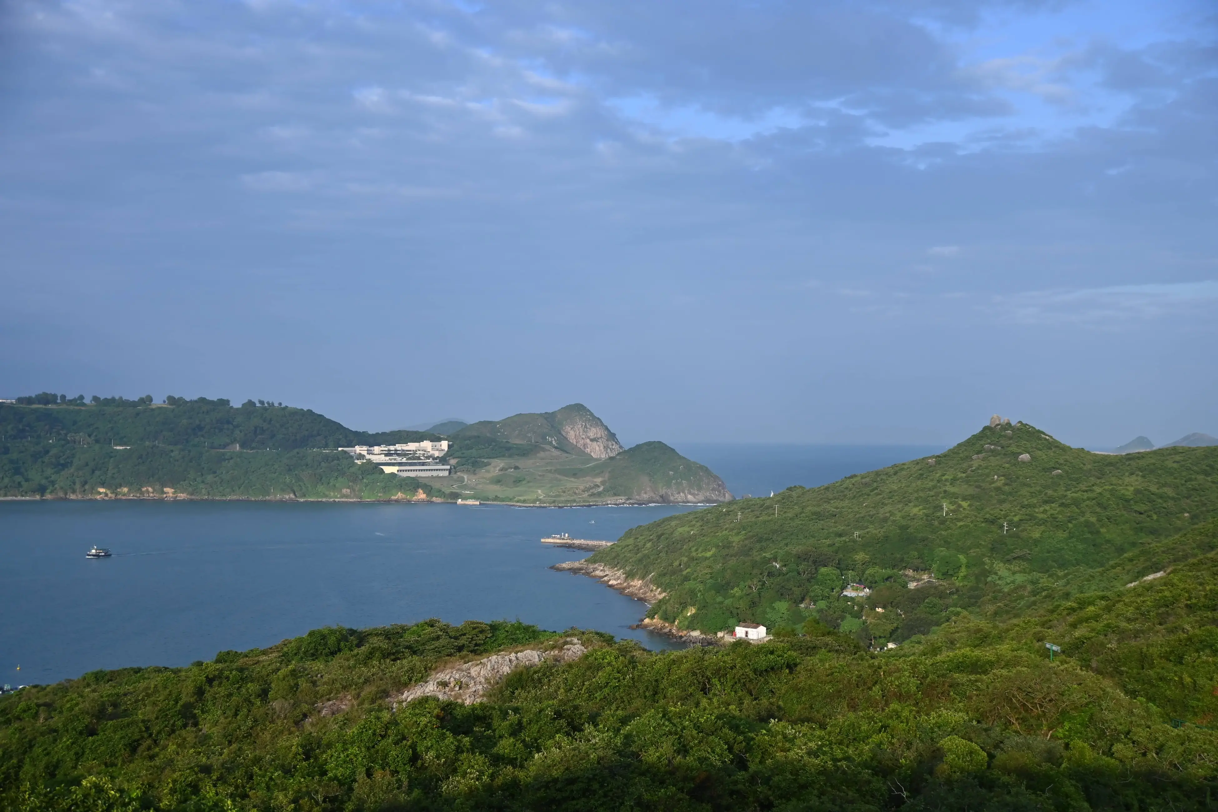 眺望东龙洲码头