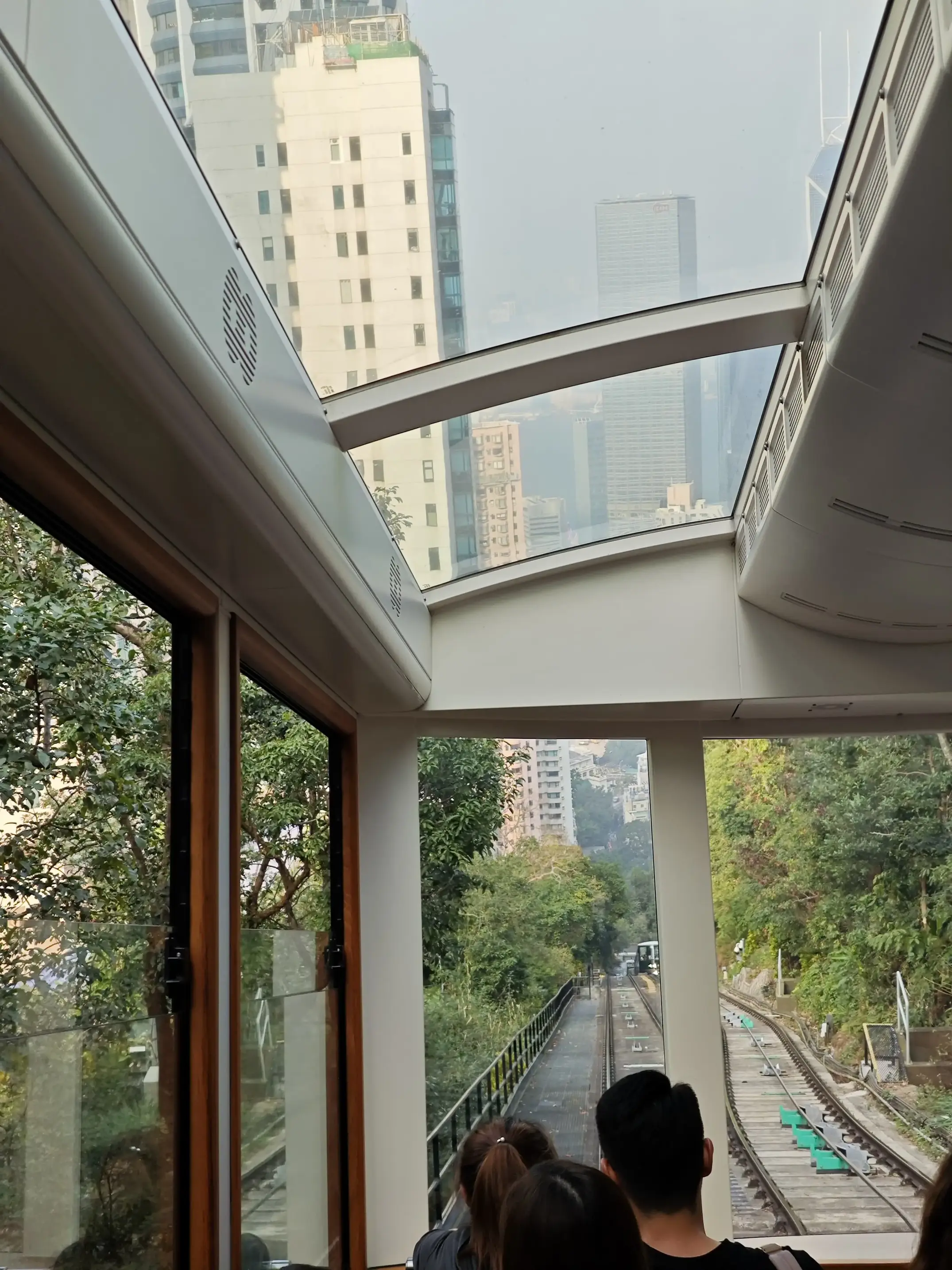 票价高达 80 HKD 的山顶缆车