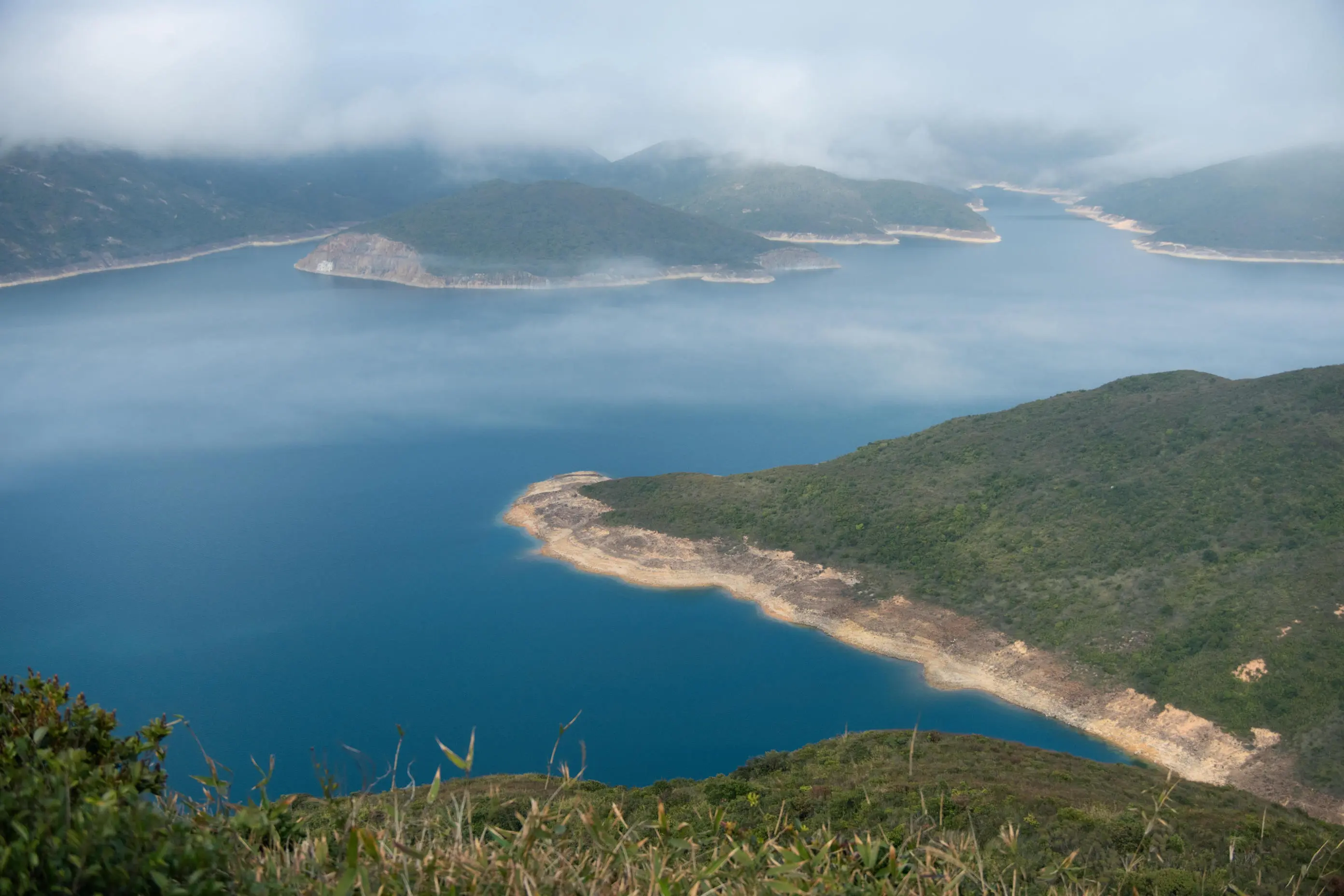 大蛇顶俯瞰万宜水库