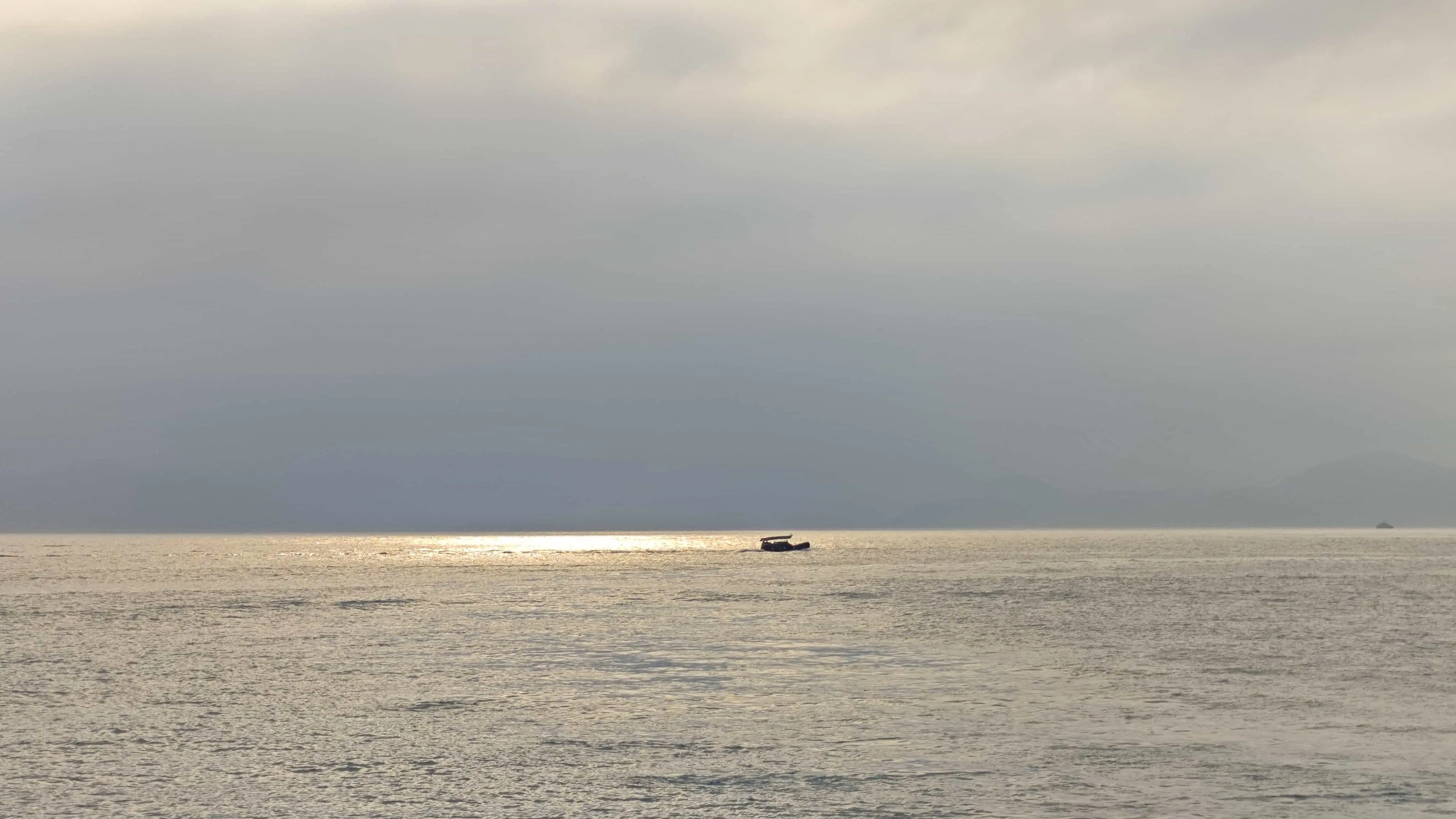 海上的夕阳余晖