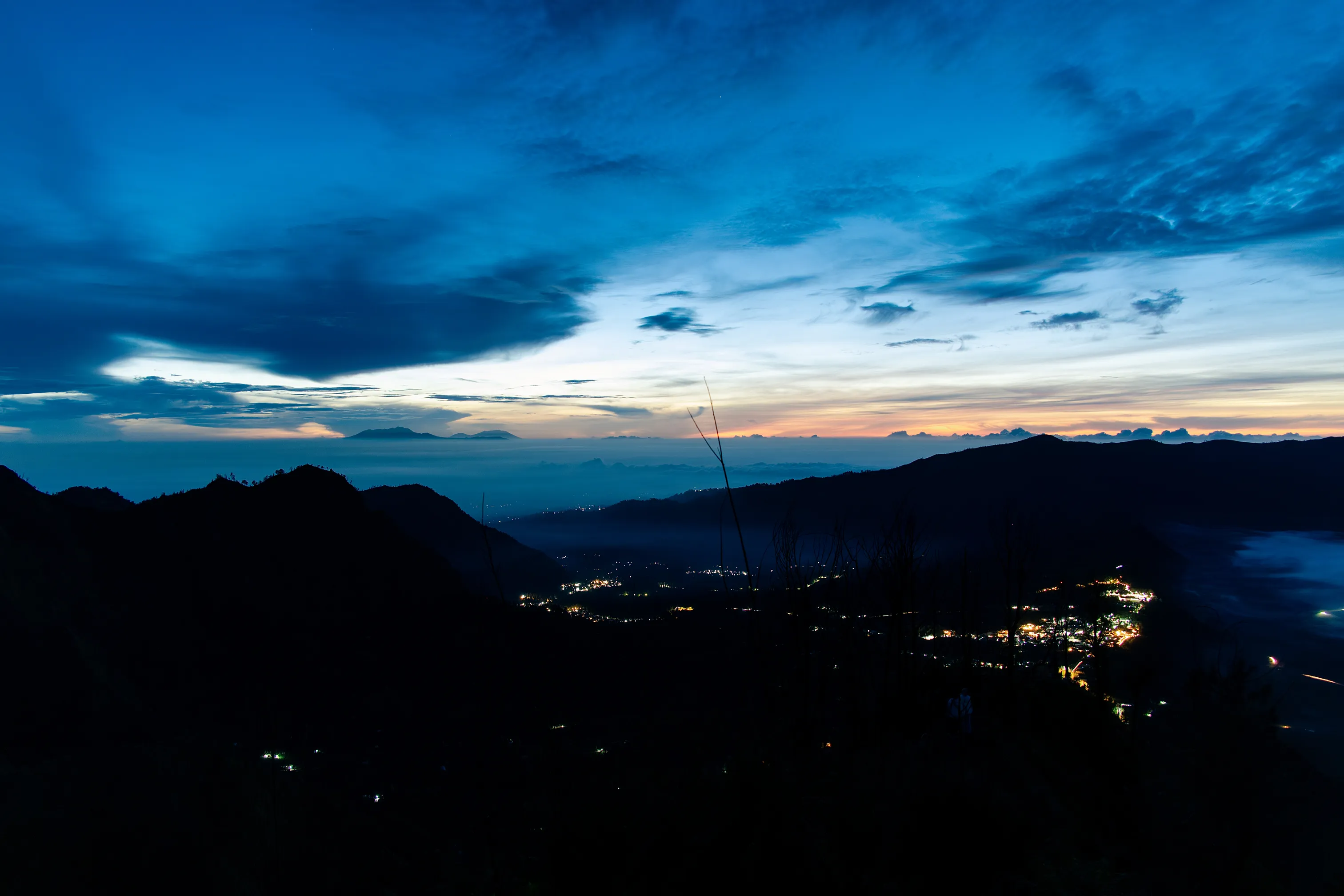 日出前的蓝调时间