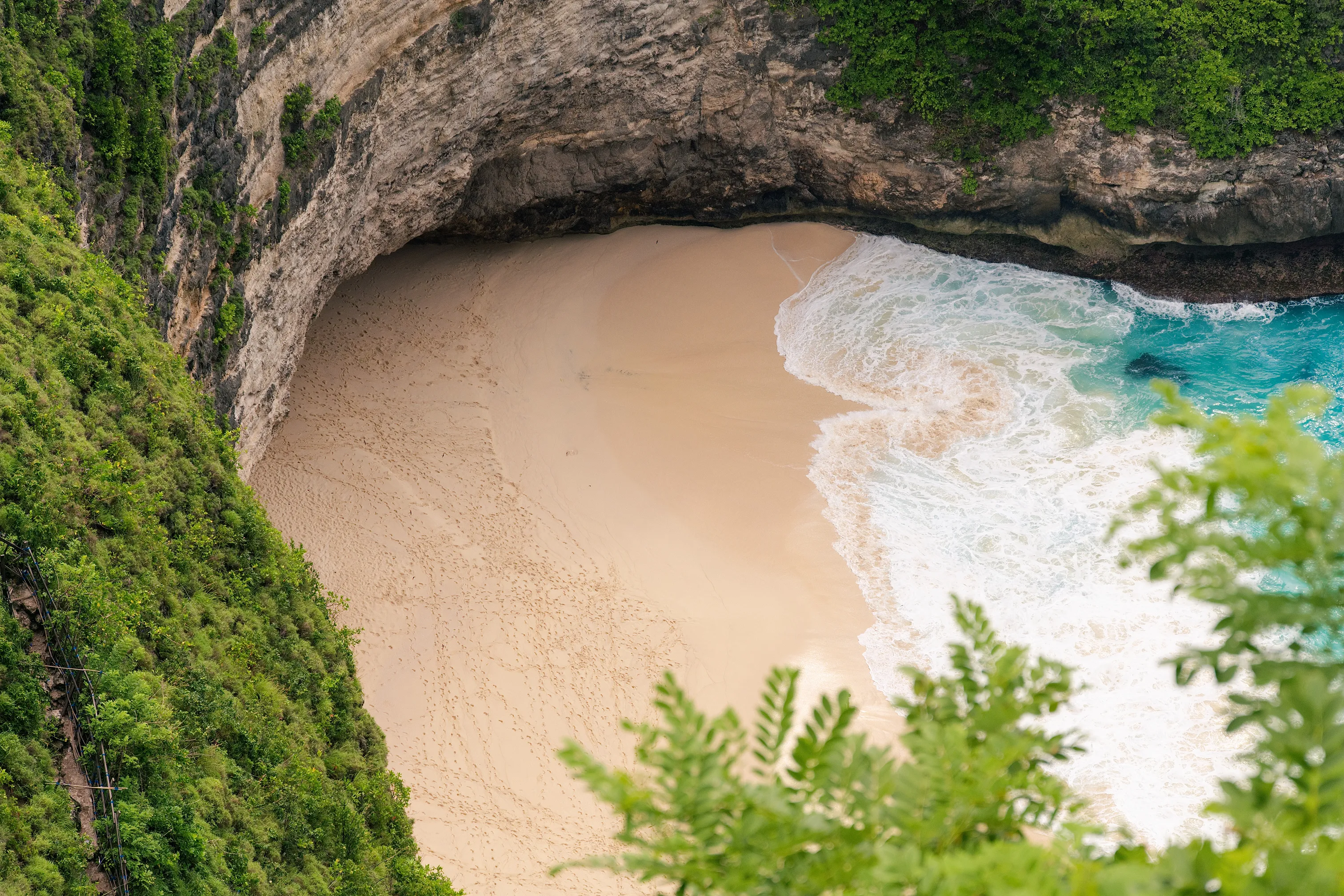 Kelingking Beach 精灵坠崖