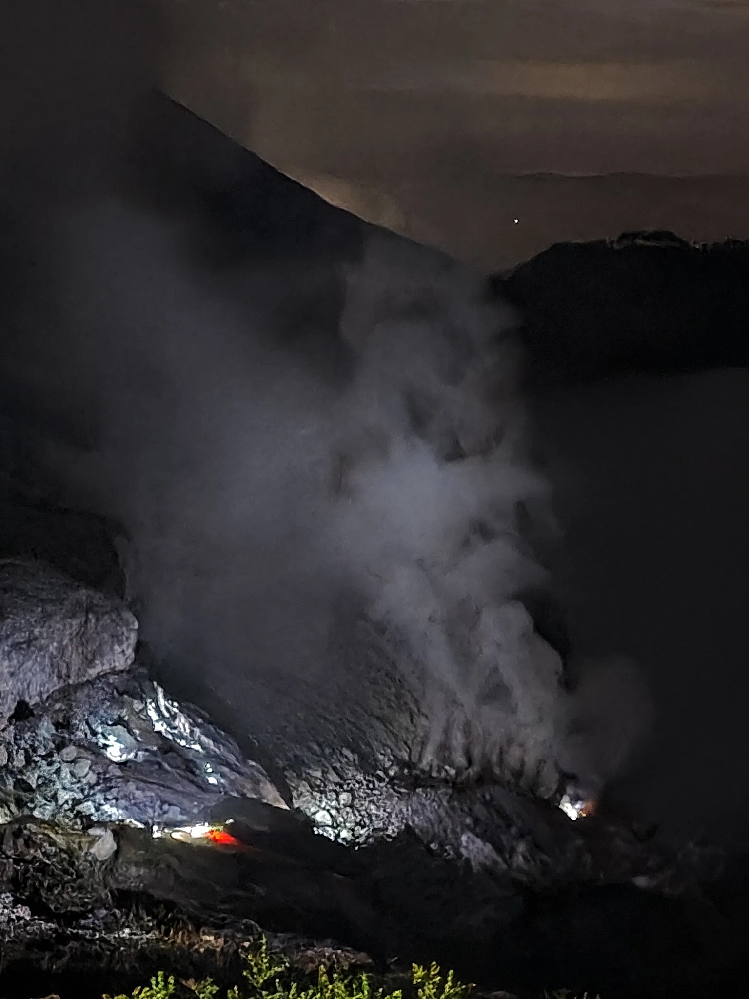 传说中火山口蓝火出现的地方